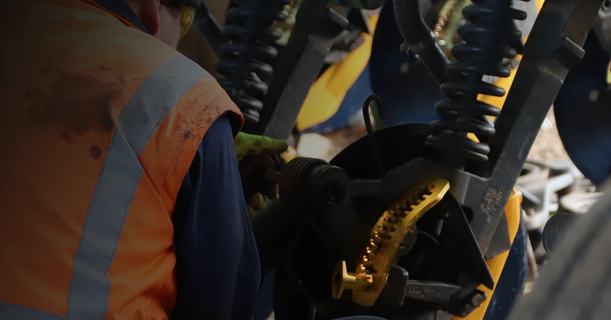 man installing cover plate and t handle