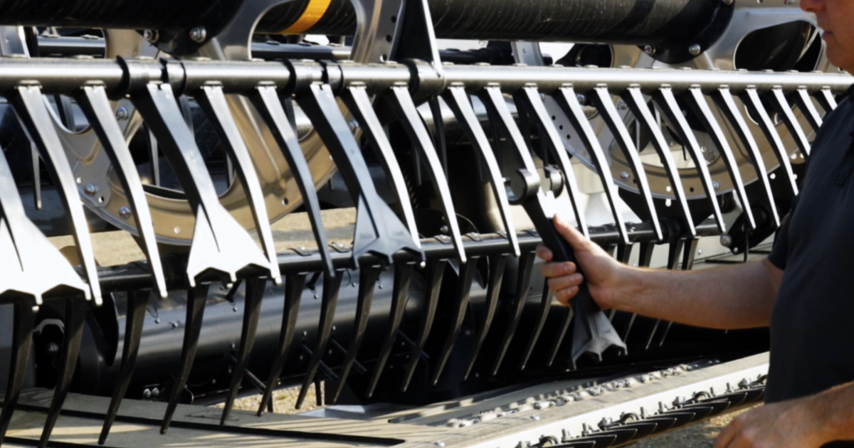 installing Duck Foot paddle tines on combine header