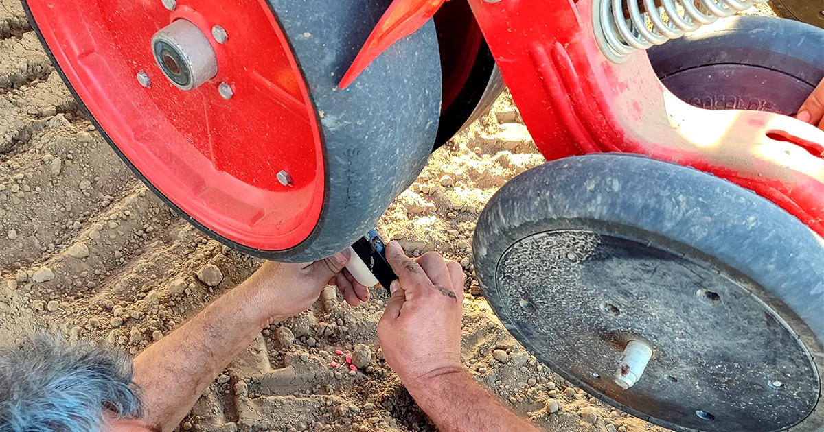 adjusting Flo-rite seed firmer on planter